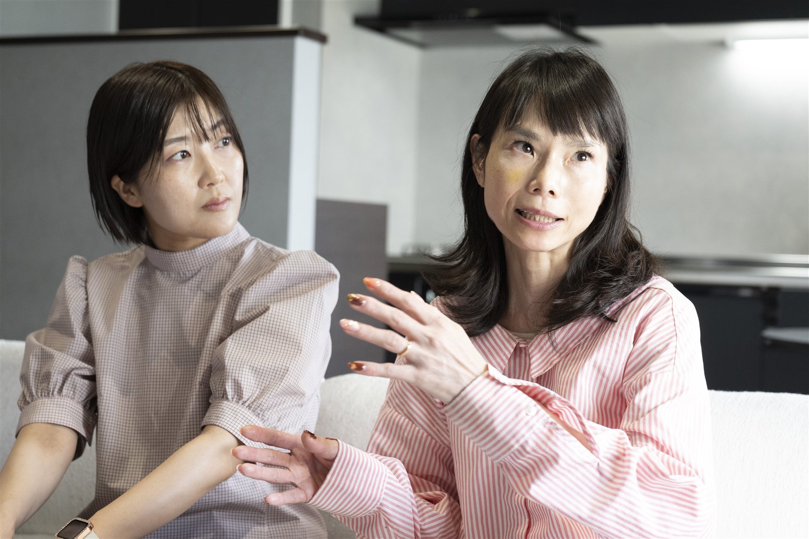 住まいの悩みを話すママたち