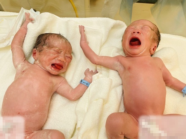 生まれた日の2人